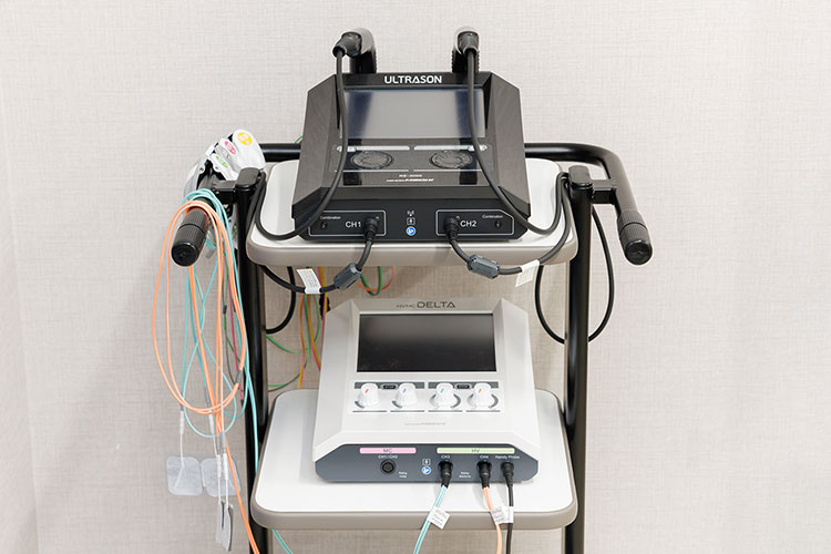 低周波治療器・干渉電流型低周波治療器組合せ理学療法機器